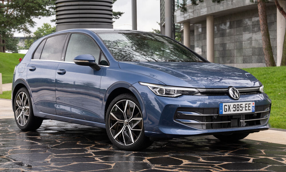 Nouvelle Volkswagen Golf 8 : location de voitures et utilitaires à Cergy et Mantes-la-Jolie Une compacte moderne et performante La Volkswagen Golf 8 représente un équilibre entre élégance, performance et confort.